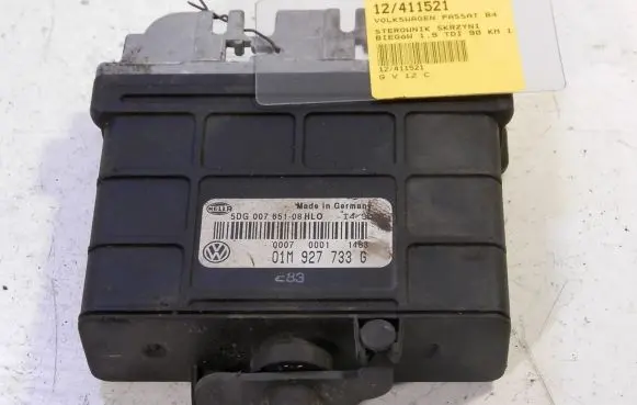 Volkswagen PASSAT B4 Gearbox control unit/module 01M927733G