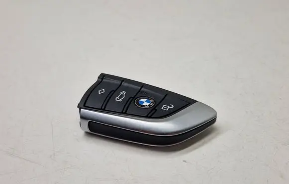 BMW X3 G01 Ignition key/card 8717490