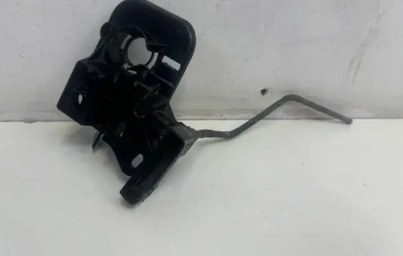 Peugeot 5008 II Other engine bay part 9817456480