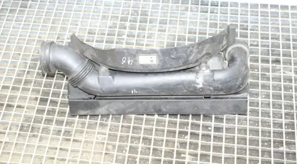 Land Rover Discovery 3 - LR3 Radiator trim 8H228653AA PGK500220