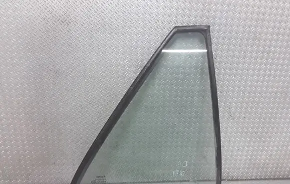 Toyota Avensis T250 Rear vent window glass 