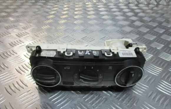 Mercedes-Benz A W169 Interior fan control switch A1698301985