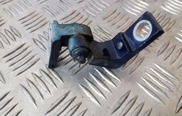 Volkswagen Golf IV Rear door upper hinge