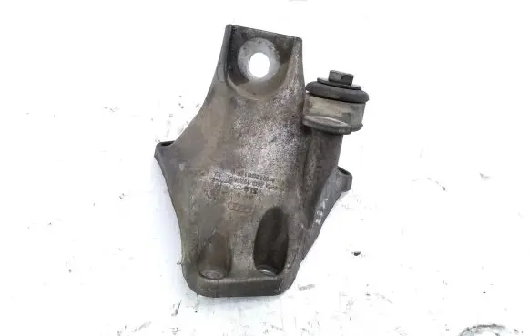 Audi A8 S8 D3 4E Engine mounting bracket 4F0399113AJ