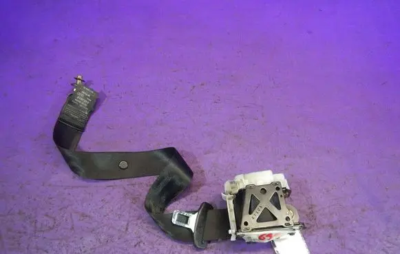 Audi A4 S4 B6 8E 8H Front seatbelt 8E5857805G