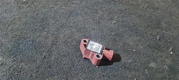 Volvo C30 Airbag deployment crash/impact sensor 30737138
