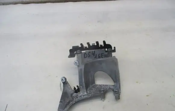 Citroen DS4 Fuel filter bracket/mount holder 