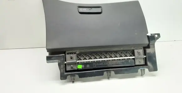 BMW 3 E46 Glove box set 8203822