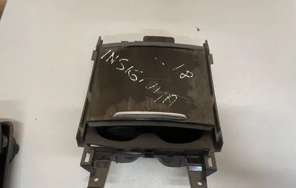 Cup holder front