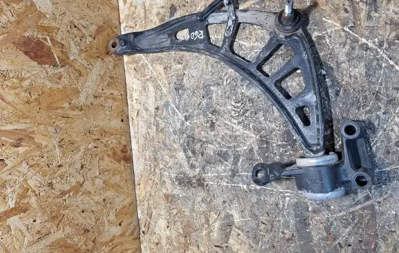 Mini Cooper Countryman R60 Front control arm 9806520