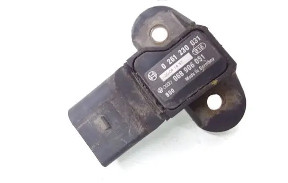Volkswagen Golf V Air pressure sensor 06B906051 0261230031