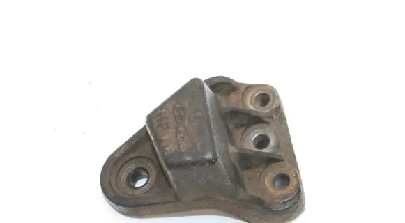 Hyundai i40 Engine mounting bracket