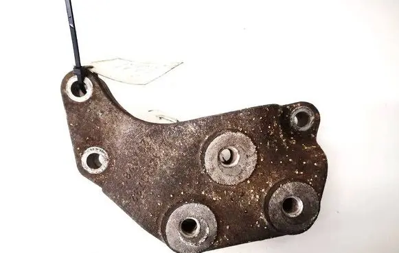 Opel Corsa D Engine mounting bracket 13130732 428702815