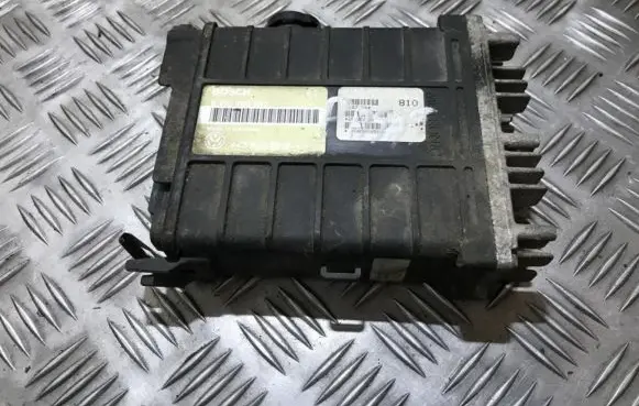 Volkswagen PASSAT B3 Engine control unit/module 0261200261 443907311b