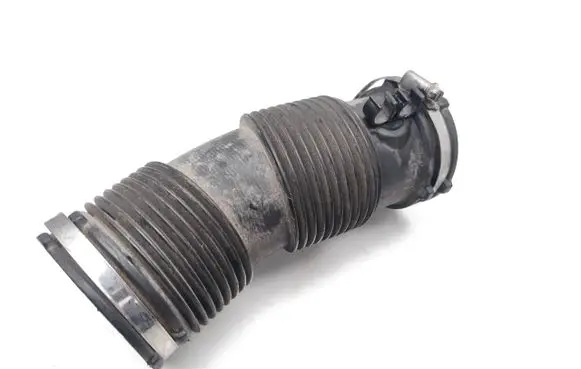 Volvo V40 Air intake hose/pipe 31370134