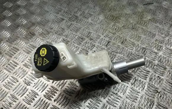 Brake fluid reservoir