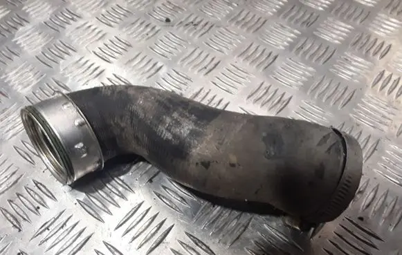 Audi TT Mk1 Air intake hose/pipe 06A145790C