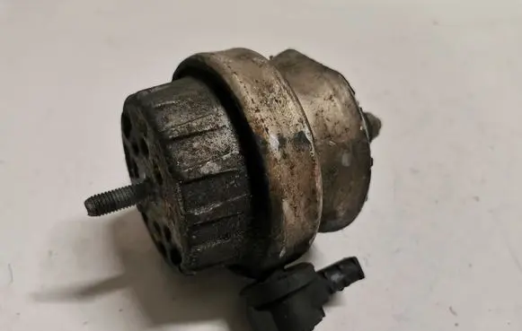 Audi A6 S6 C6 4F Engine mount bracket 4F0199382D