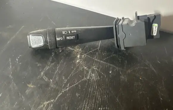 Volvo V70 Indicator stalk 30669738 4W24D