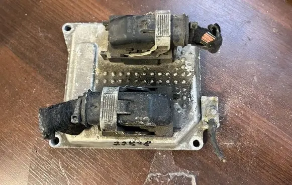 Opel Astra J Engine control unit/module 55568735