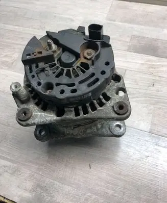 Seat Ibiza IV (6J,6P) Generator/alternator 037903025F 0124325011