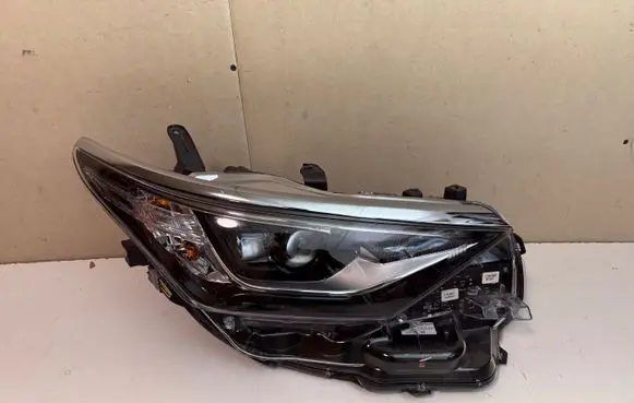 Toyota Auris E180 Headlight/headlamp 8113002K60 90078093