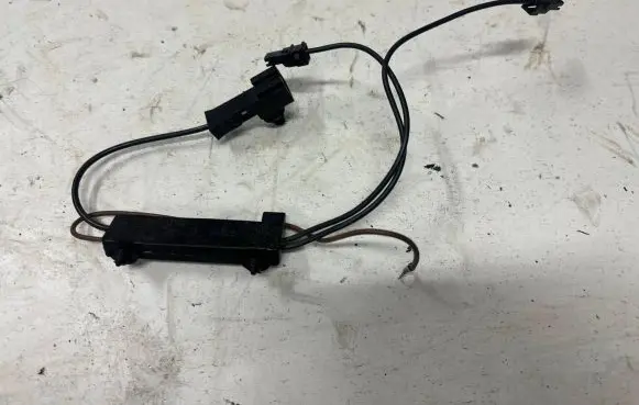 Mercedes-Benz C W204 Antenna control unit A2048708490 28124593