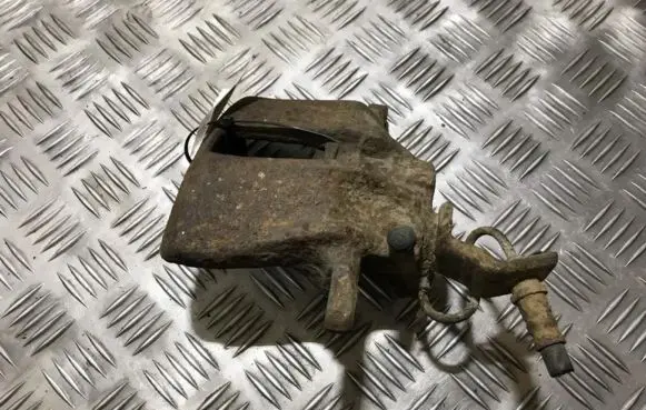 Volkswagen PASSAT B3 Front brake caliper