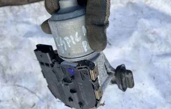 Citroen C4 II Picasso Wiper motor 9811384680