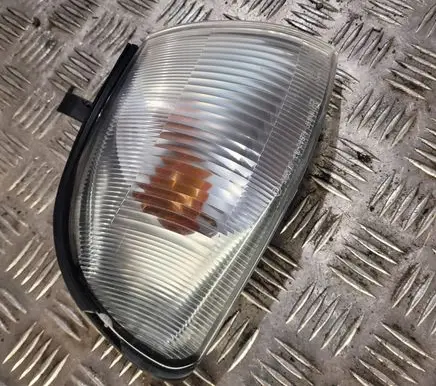 Subaru Legacy Front indicator light