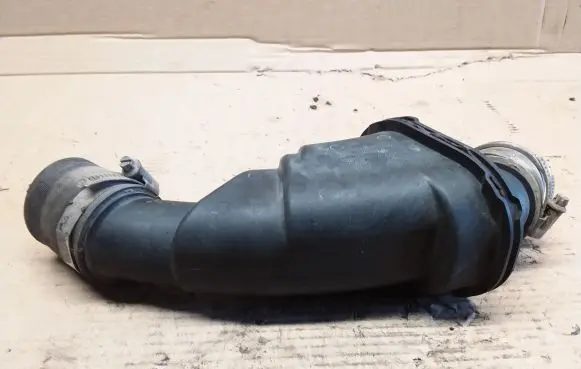 Volvo V70 Intake resonator 30778734