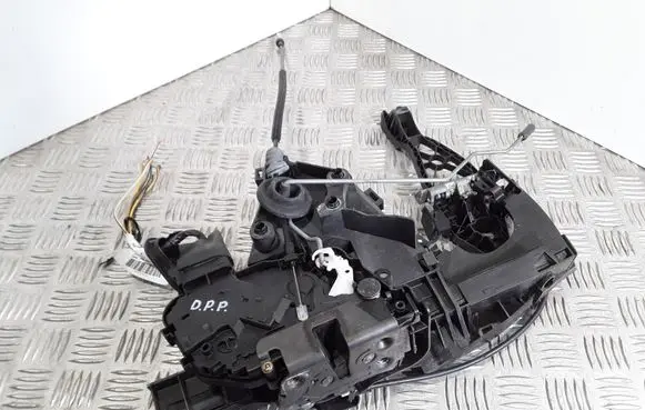 Volvo V50 Front door lock 30753664 30699110