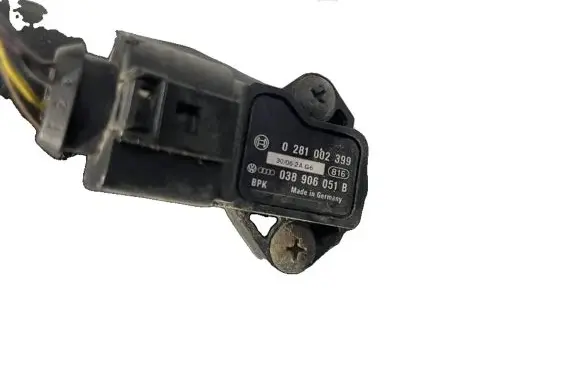 Skoda Octavia Mk2 (1Z) Air pressure sensor 0281002399 038906051b