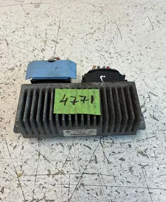 Renault Master III Glow plug pre-heat relay 271206395R