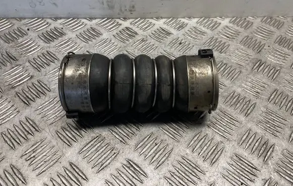 BMW 7 F01 F02 F03 F04 Intercooler hose/pipe 8513451