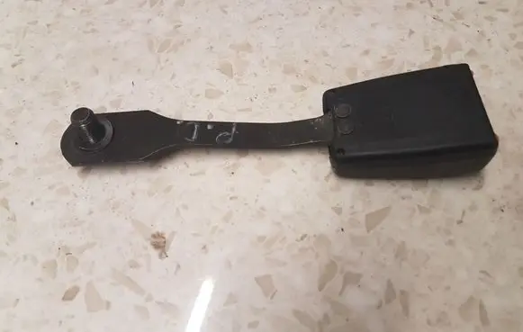 Toyota Avensis T220 Front seatbelt buckle 62478 G140301