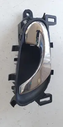 Nissan Qashqai Front door interior handle
