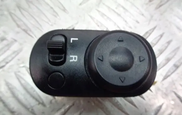 Chevrolet Lacetti Wing mirror switch