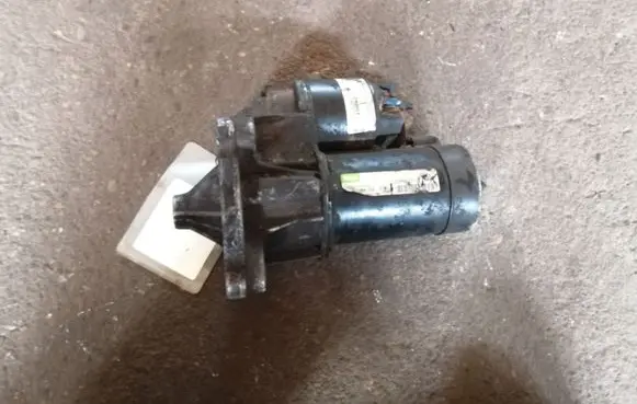Peugeot 106 Starter motor D6RA571
