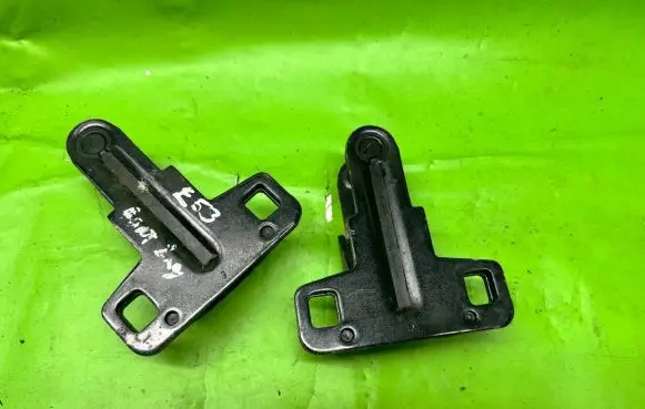 BMW X5 E53 Front door lock loop/hook striker 8408956 5124E