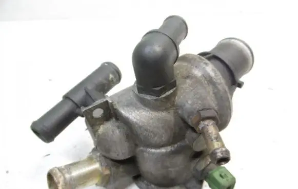Alfa Romeo GTV Thermostat housing 