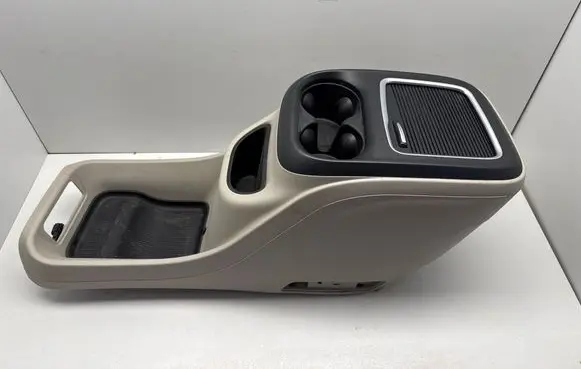 Chrysler Pacifica Center console 5RJ90TRMAA 6WX941D2AB 8VZU116XM9