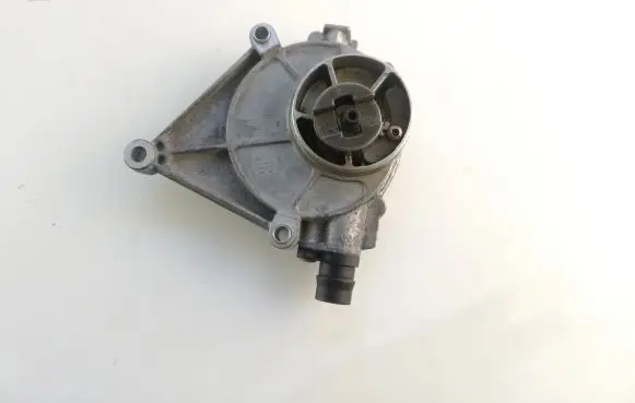 BMW 4 F36 Gran coupe Vacuum pump KL2981