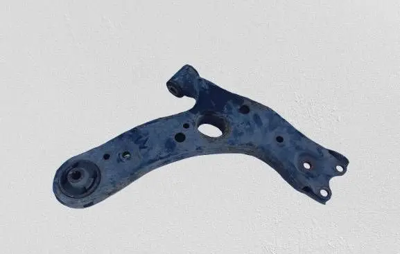 Toyota Auris E180 Front lower control arm/wishbone 6242V095