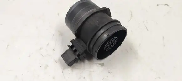 BMW 1 E82 E88 Mass air flow meter 00281006146 8509724
