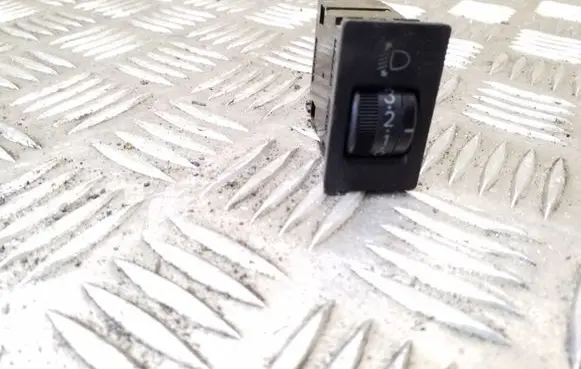 Toyota RAV 4 (XA20) Headlight level height control switch