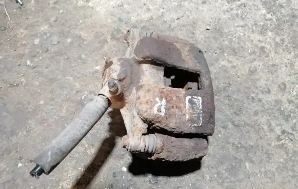 Citroen C4 I Front brake caliper