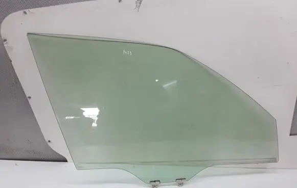Subaru Forester SH Front door window glass four-door