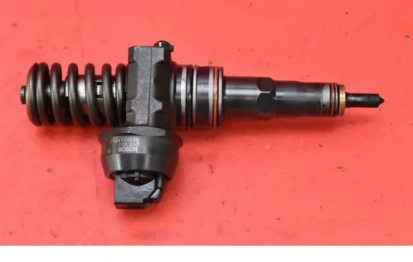 Volkswagen PASSAT B5.5 Fuel injector 038130073AR