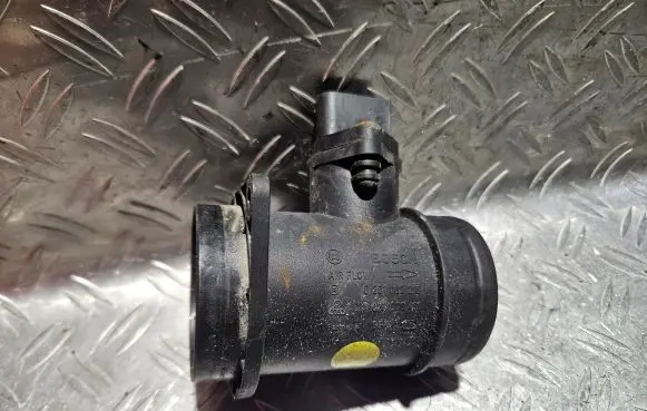Volkswagen PASSAT B5.5 Mass air flow meter 028906461X 028906461